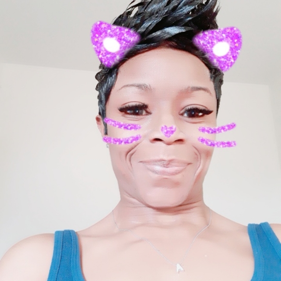 Meet your Posher, Nicole - Picture 15 of 16